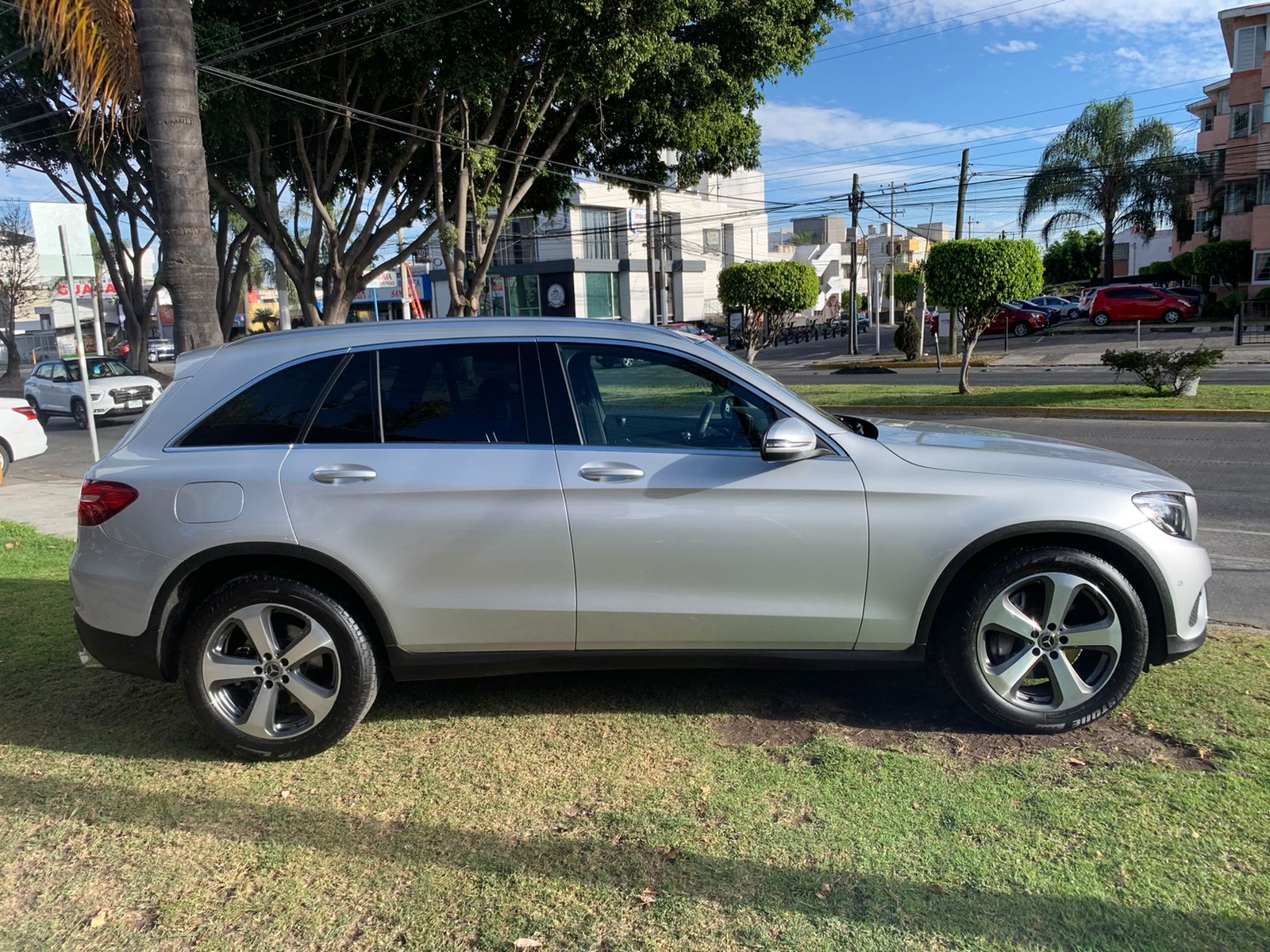 MERCEDES BENZ GLC300 SPORT Q/C 2019 PLATA 0489