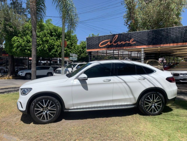 MERCEDES BENZ GLC300 COUPE 2020 BLANCO
