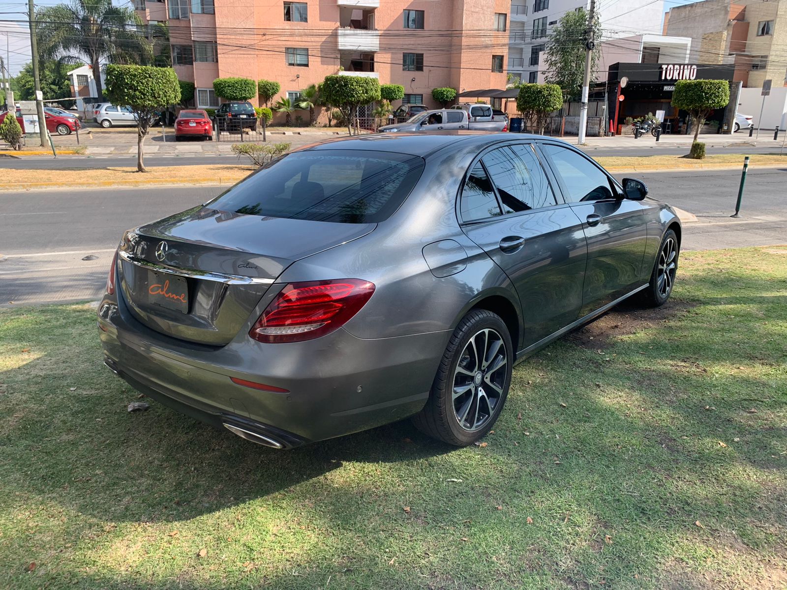 MERCEDES E200 2017 GRIS