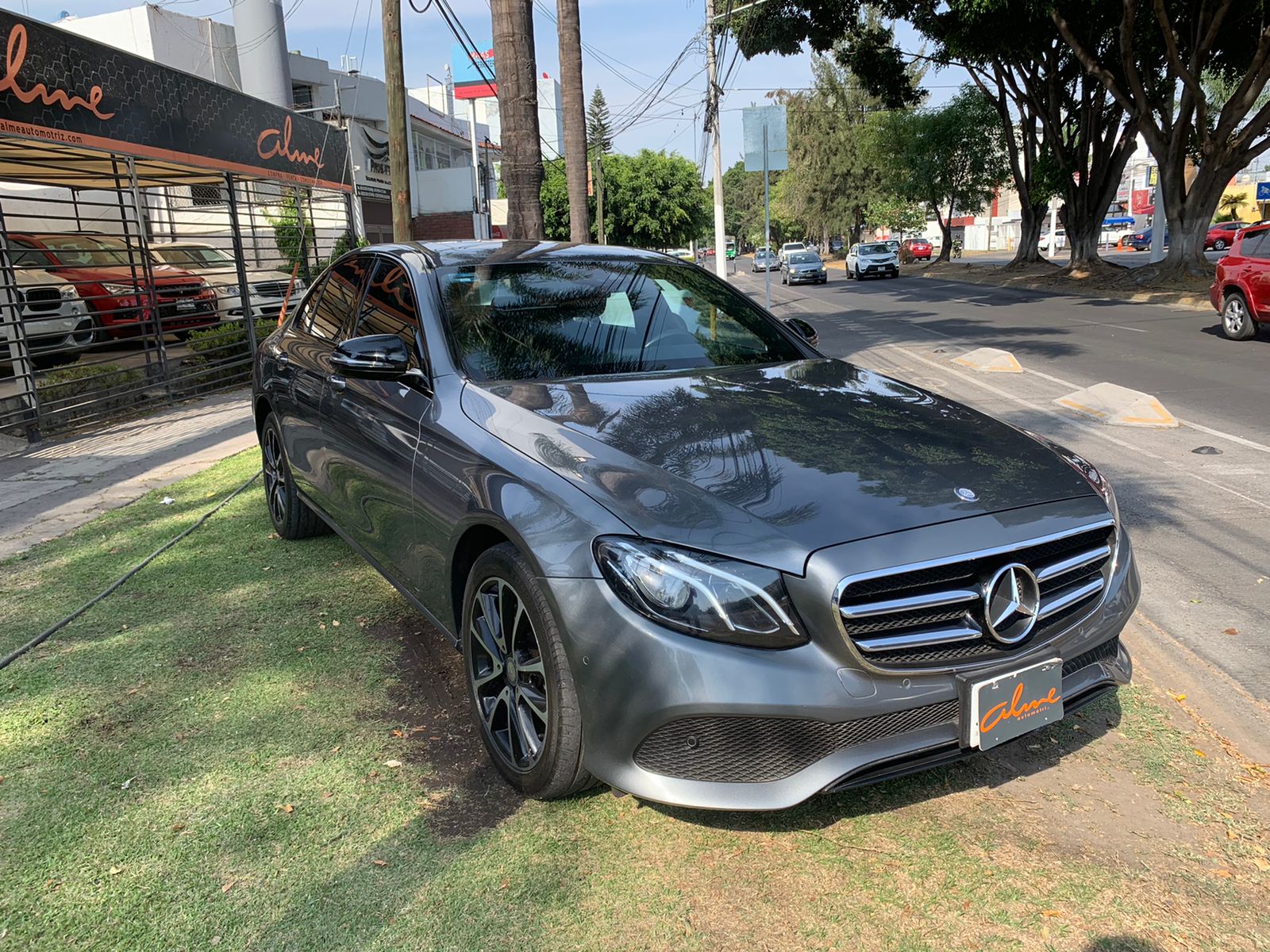 MERCEDES E200 2017 GRIS