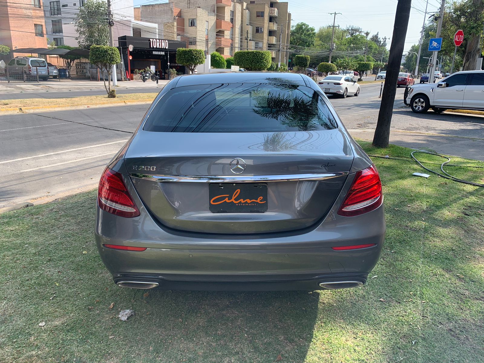 MERCEDES E200 2017 GRIS