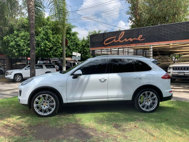 PORSCHE CAYENNE S HYBRID 2016 BLANCO