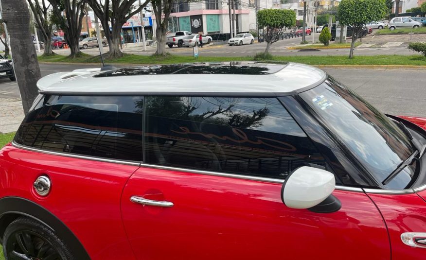MINI COOPER JHON COOPER WORKS ICONICS 2022 ROJO