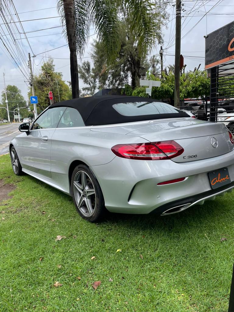 MERCEDES-BENZ CLASE C C300 CONVERTIBLE 2018 GRIS PLATA