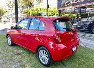 NISSAN MARCH ROJO 2020