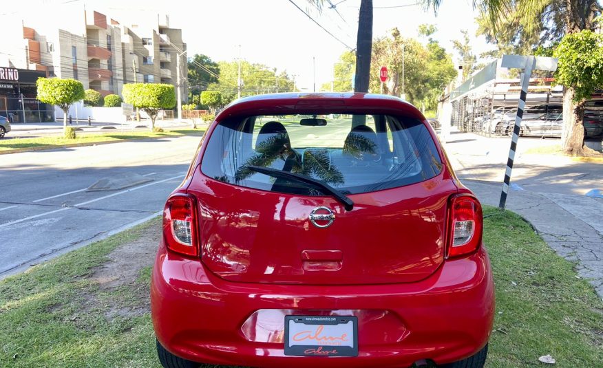 NISSAN MARCH ROJO 2020