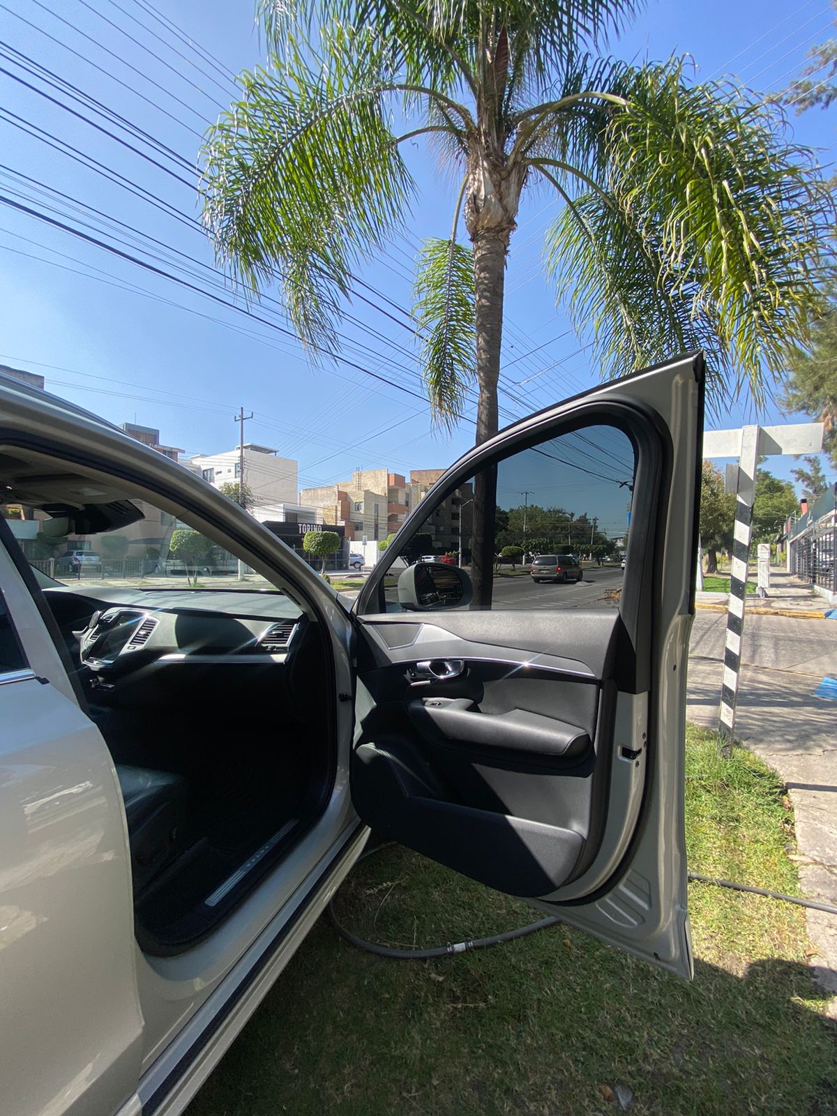 VOLVO XC90 PLATA 2021