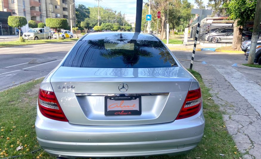 MERCEDES C 250 COUPE CGI  PLATA 2012