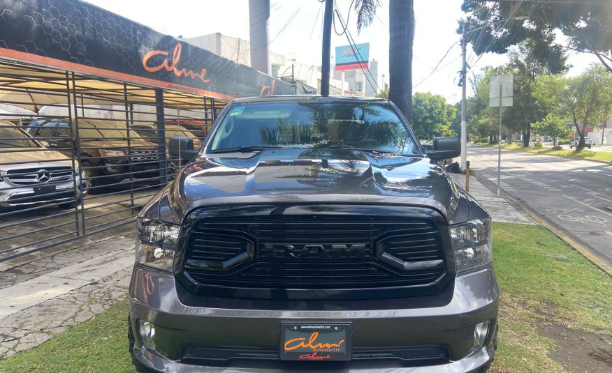 RAM 1500 PICK UP 2021 NEGRO