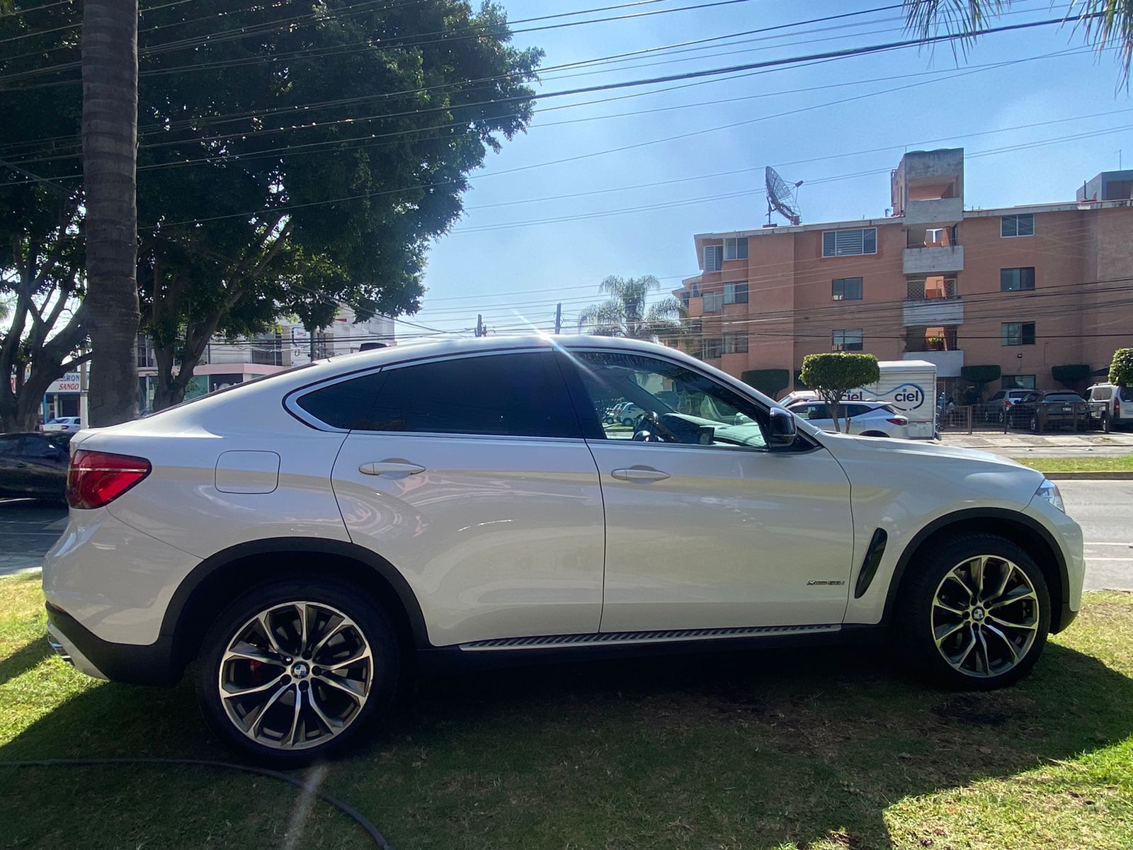 BMW X6 50I XDRIVE BLANCO 2017