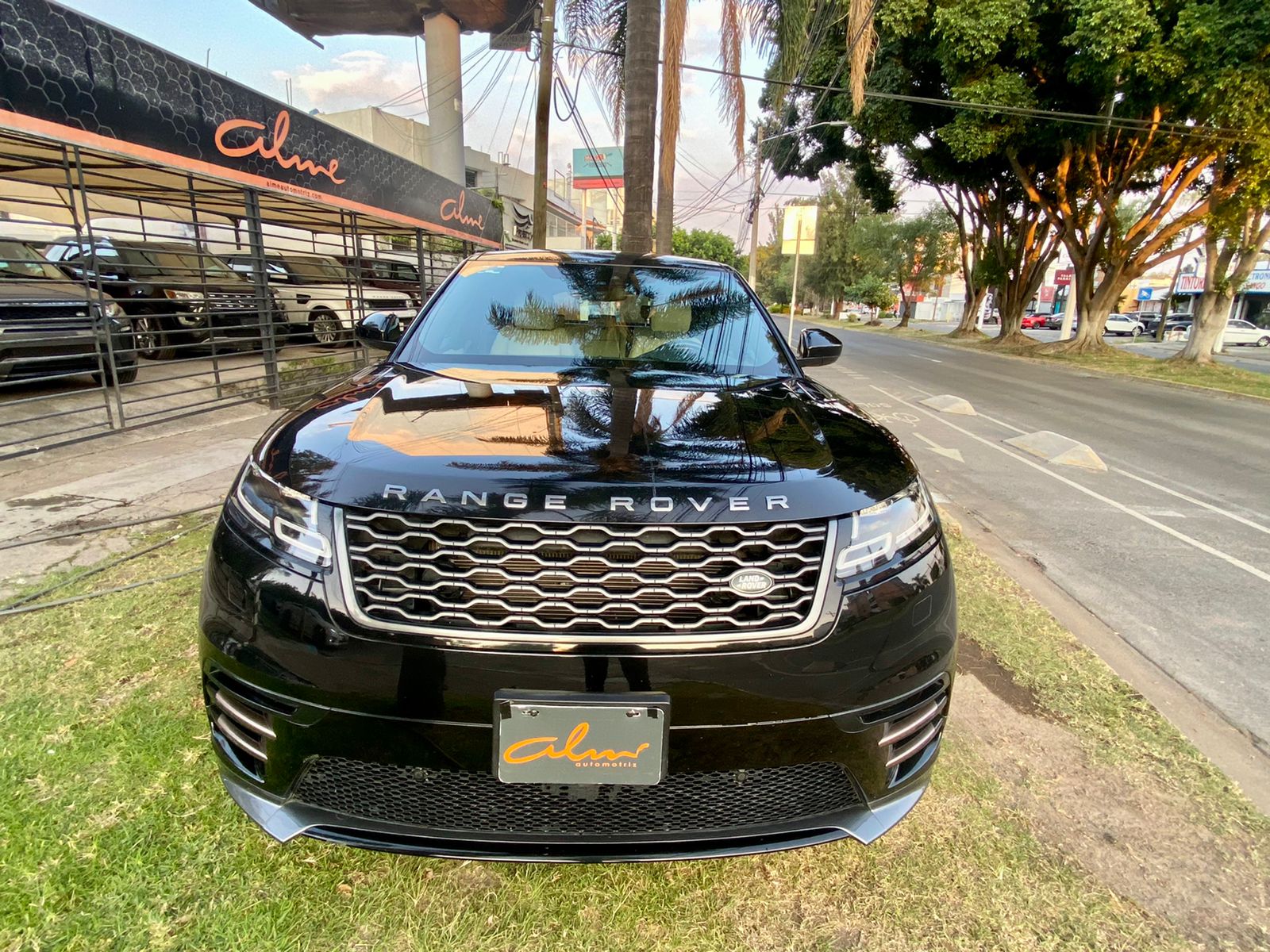 LAND ROVER RANGE ROVER VELAR NEGRO 2018