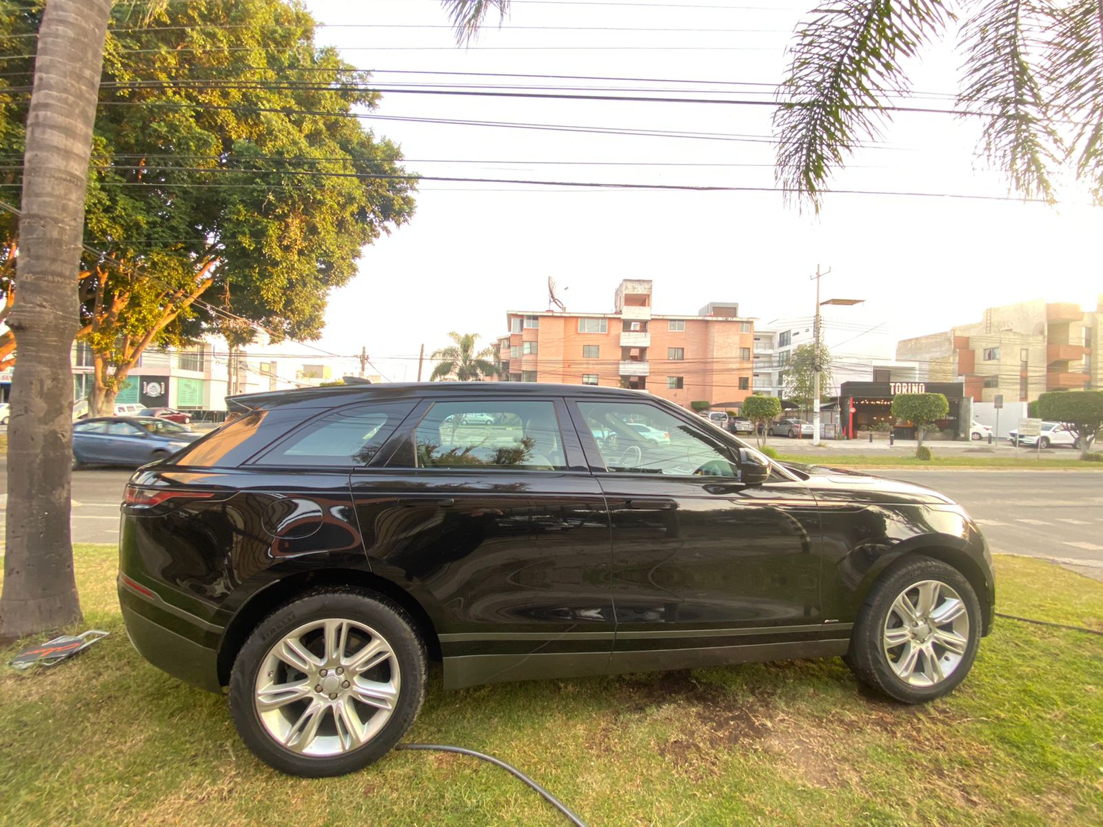 LAND ROVER RANGE ROVER VELAR NEGRO 2018