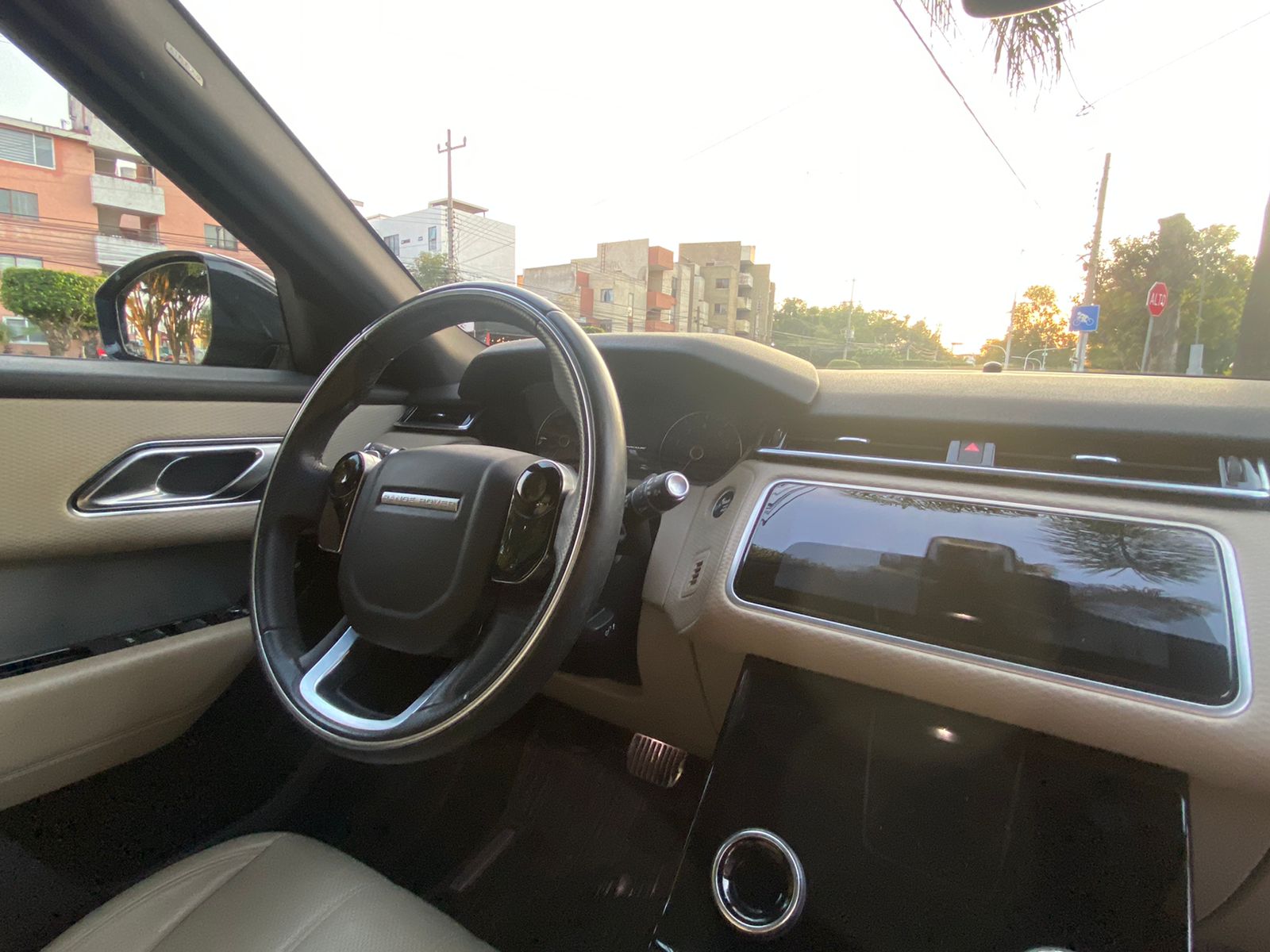 LAND ROVER RANGE ROVER VELAR NEGRO 2018