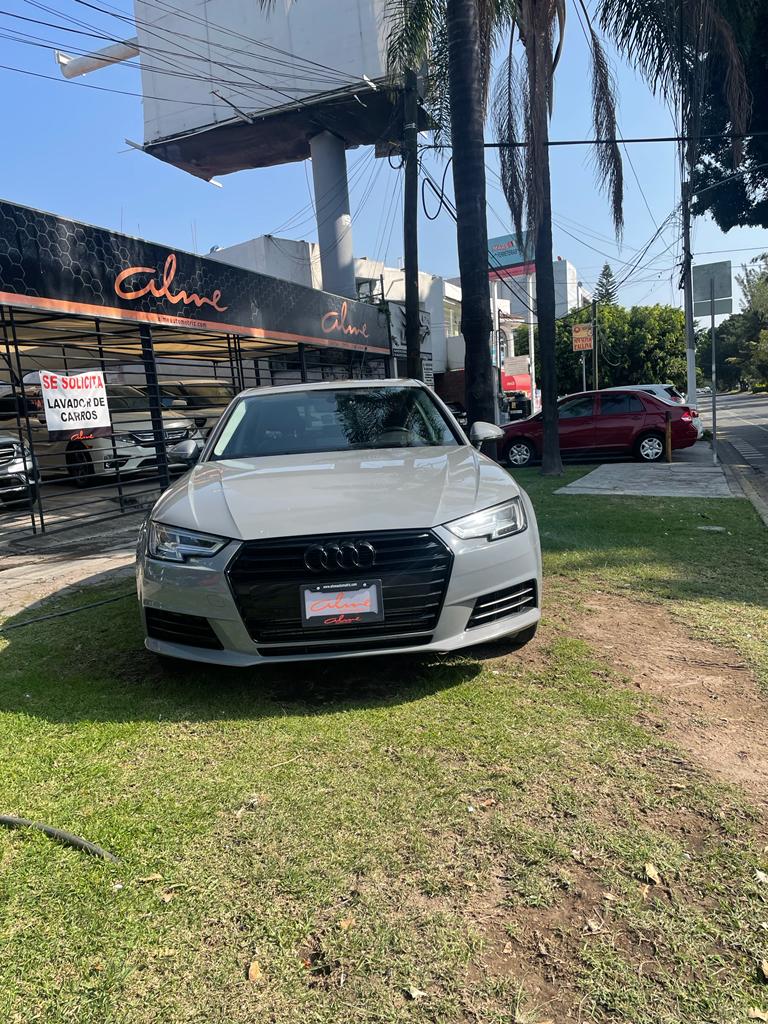 AUDI A4 2017 GRIS