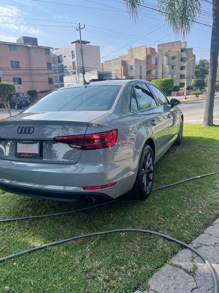 AUDI A4 2017 GRIS