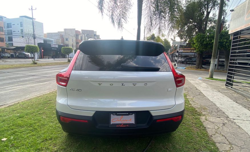 VOLVO XC40 HYBRIDO 2022 BLANCO Alme Automotriz