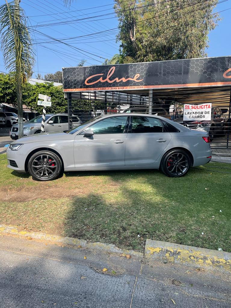 AUDI A4 2017 GRIS