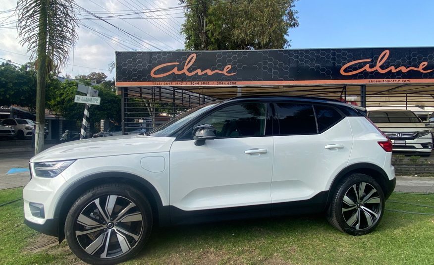 VOLVO XC40 HYBRIDO 2022 BLANCO Alme Automotriz