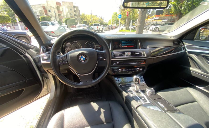 BMW SERIE 5 520I GRIS 2016