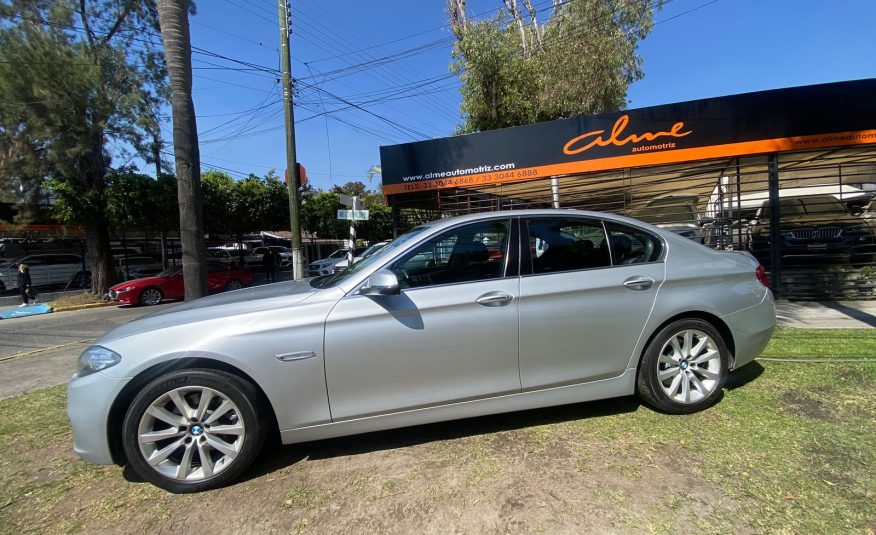 BMW SERIE 5 520I GRIS 2016