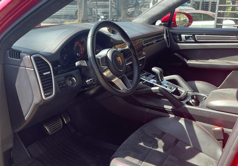 PORSCHE CAYENNE ROJO 2021 COUPE