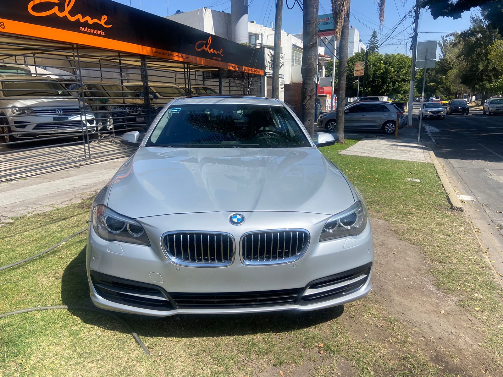 BMW SERIE 5 520I GRIS 2016