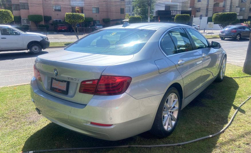 BMW SERIE 5 520I GRIS 2016