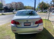 BMW SERIE 5 520I GRIS 2016
