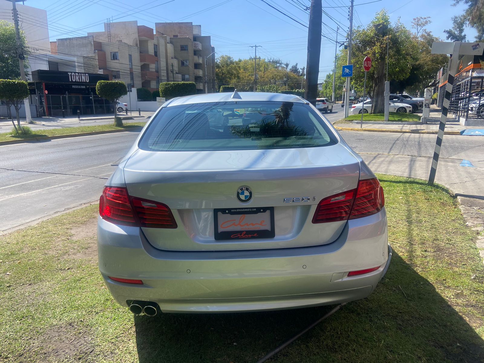 BMW SERIE 5 520I GRIS 2016
