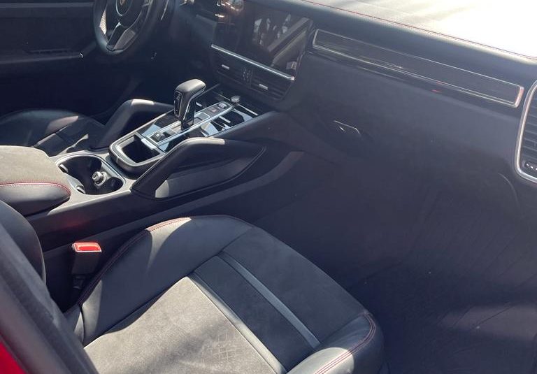 PORSCHE CAYENNE ROJO 2021 COUPE