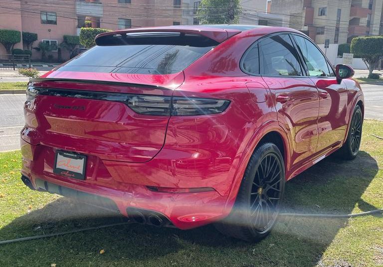 PORSCHE CAYENNE ROJO 2021 COUPE