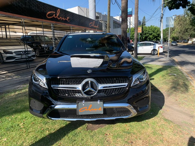 MERCEDES-BENZ GLC300 AVANTGARDE 2019 NEGRA