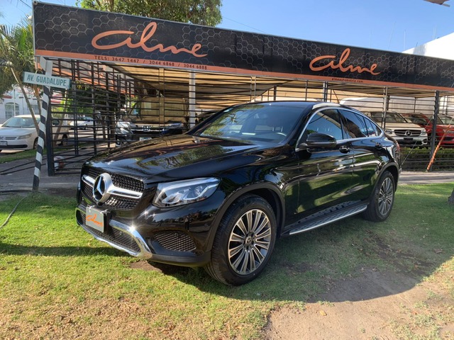 MERCEDES-BENZ GLC300 AVANTGARDE 2019 NEGRA