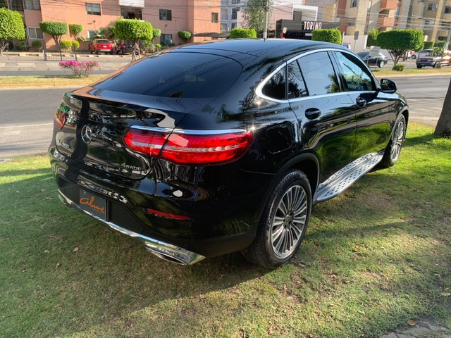 MERCEDES-BENZ GLC300 AVANTGARDE 2019 NEGRA