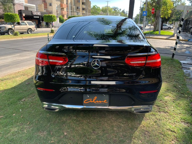 MERCEDES-BENZ GLC300 AVANTGARDE 2019 NEGRA
