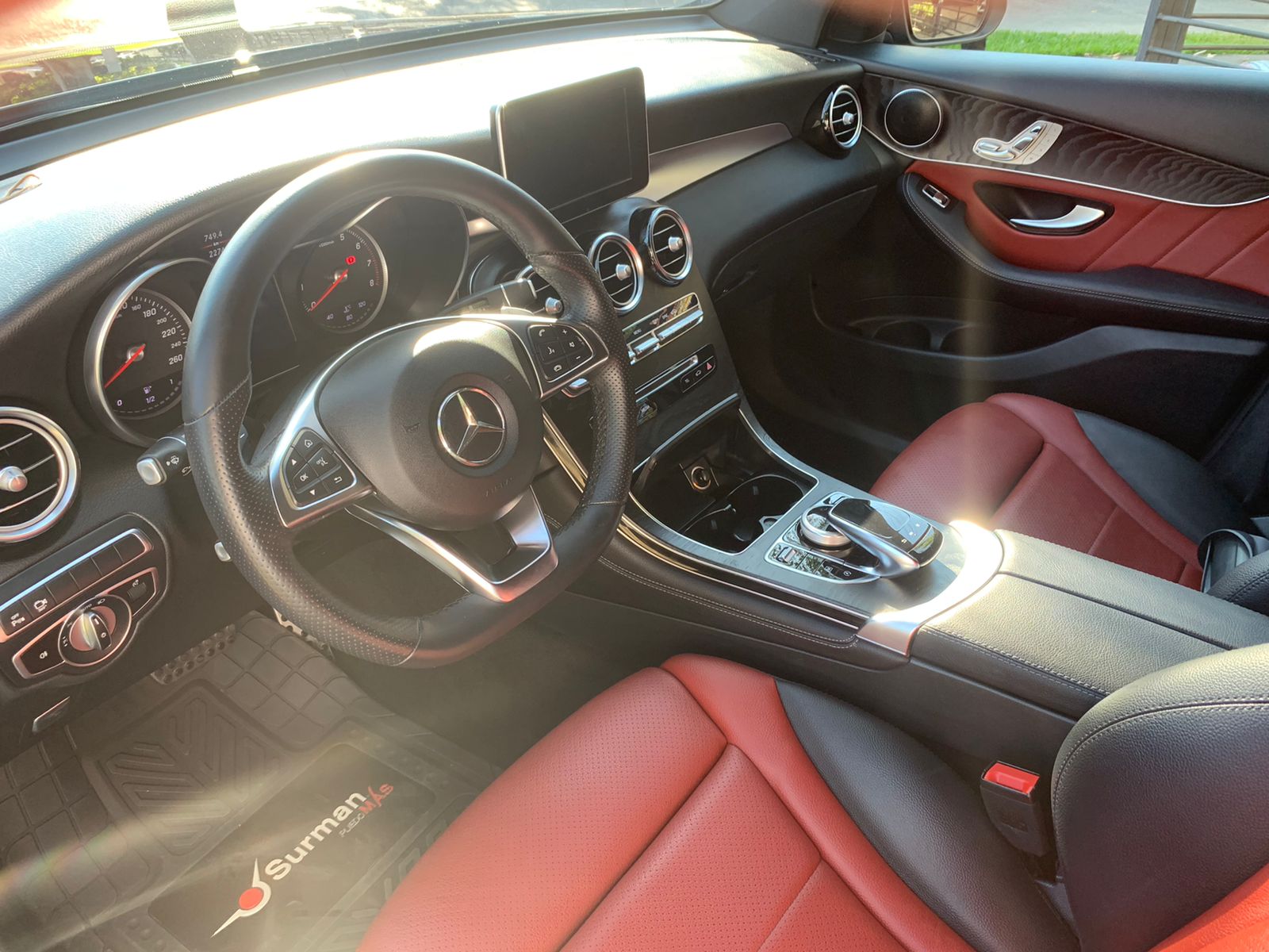 MERCEDES-BENZ GLC300 AVANTGARDE 2019 NEGRA