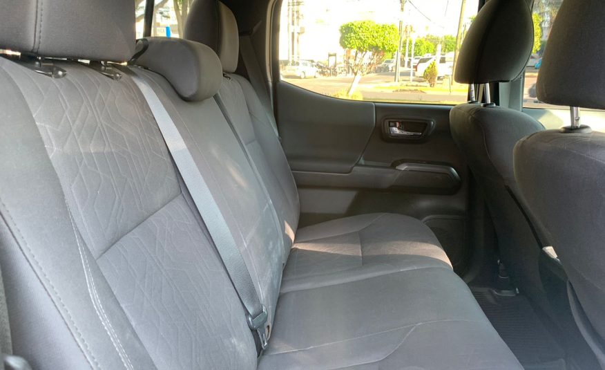 TOYOTA TACOMA 4X4 2018 BLANCO