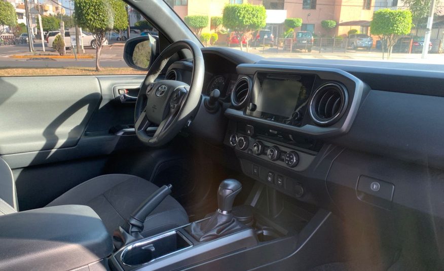 TOYOTA TACOMA 4X4 2018 BLANCO