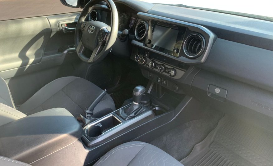 TOYOTA TACOMA 4X4 2018 BLANCO