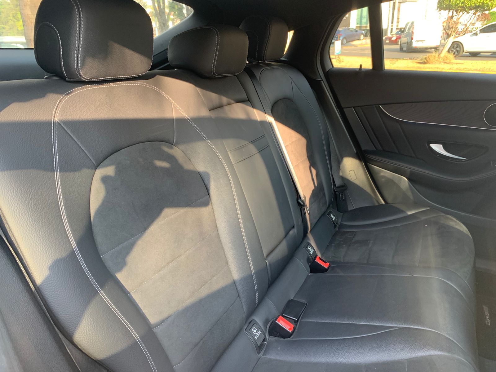 MERCEDES BENZ GLC300 COUPE AVANTGARDE