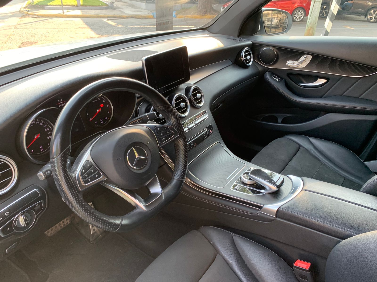 MERCEDES BENZ GLC300 COUPE AVANTGARDE