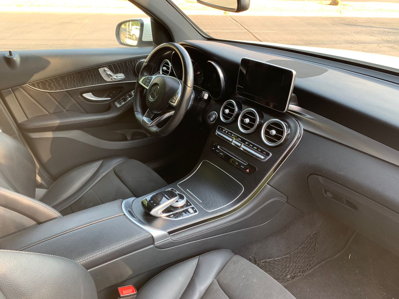 MERCEDES BENZ GLC300 COUPE AVANTGARDE