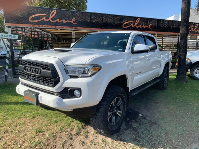 TOYOTA TACOMA 4X4 2018 BLANCO