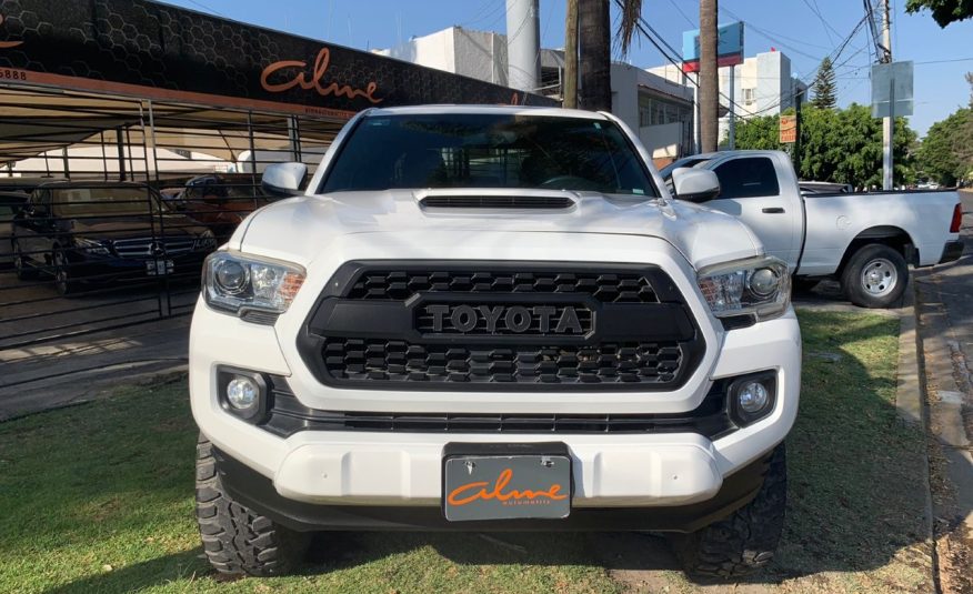 TOYOTA TACOMA 4X4 2018 BLANCO