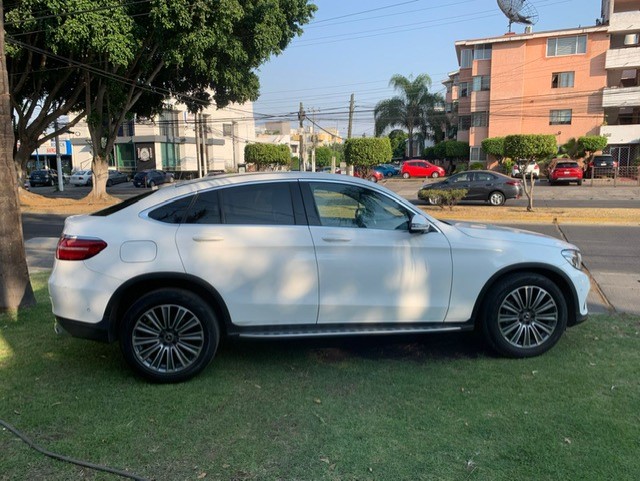 MERCEDES BENZ GLC300 COUPE AVANTGARDE