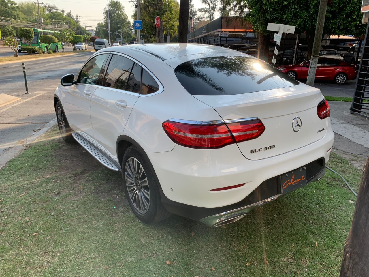 MERCEDES BENZ GLC300 COUPE AVANTGARDE