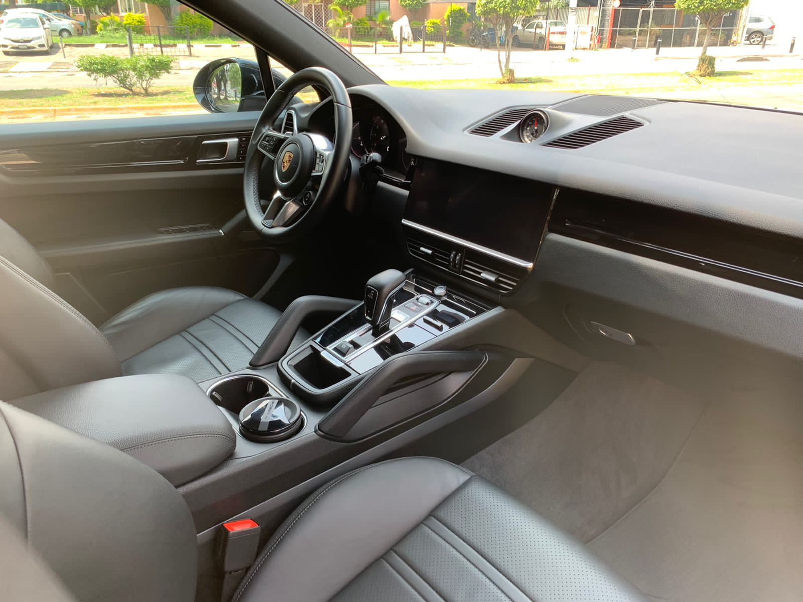 PORSCHE CAYENNE S COUPE 2020 NEGRO