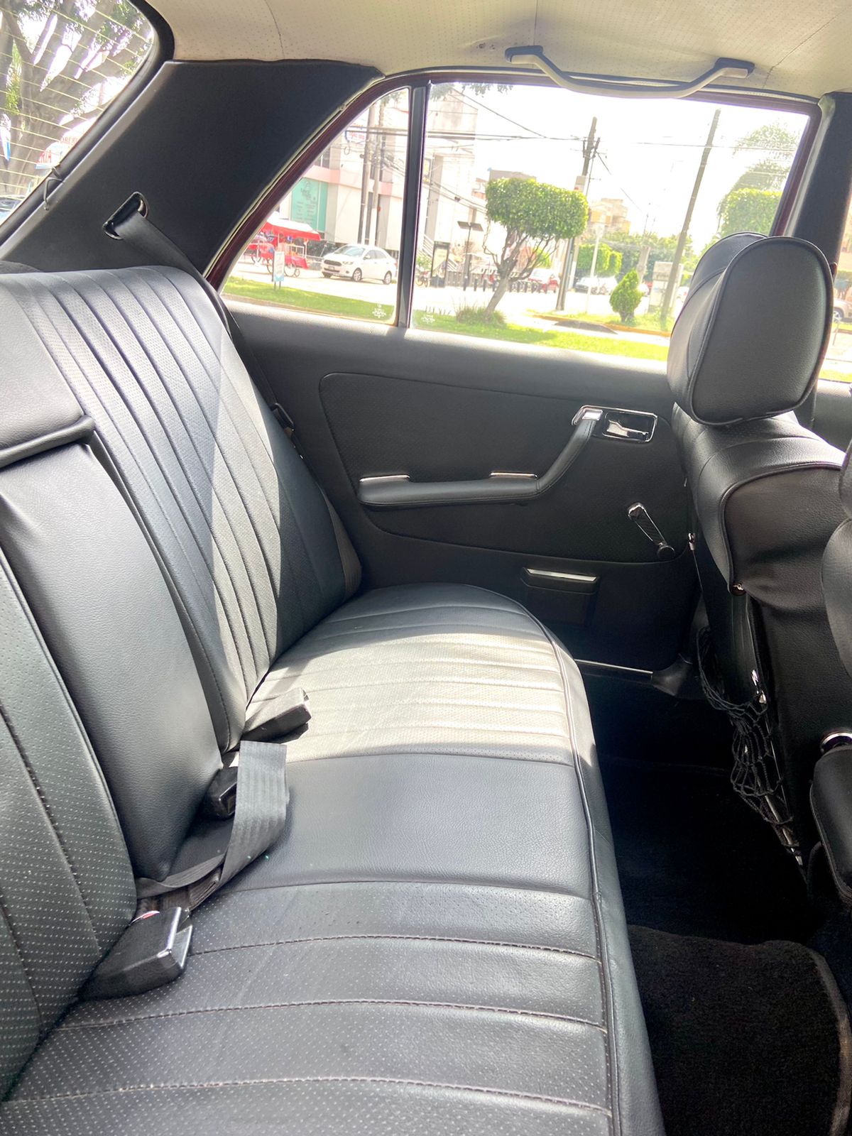 MERCEDES 240 D ROJO 1977