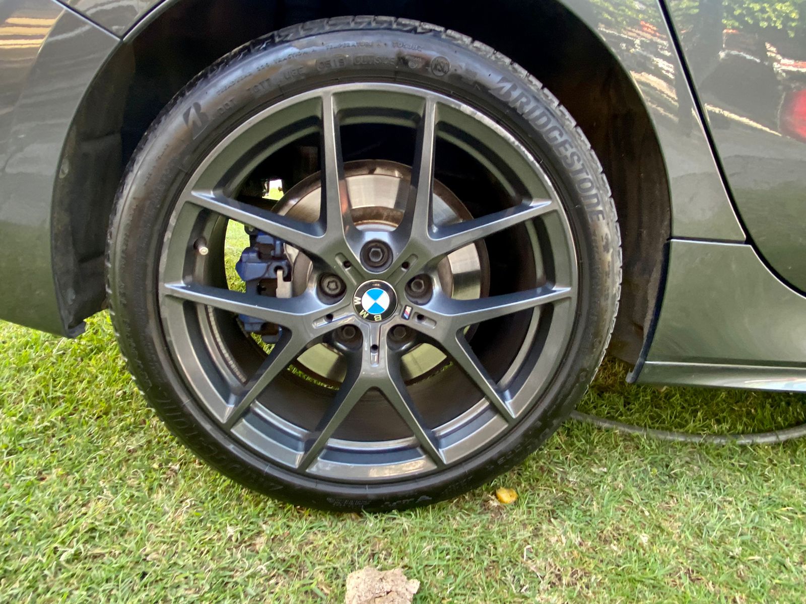 BMW SERIE 1 1181 GRIS 2020