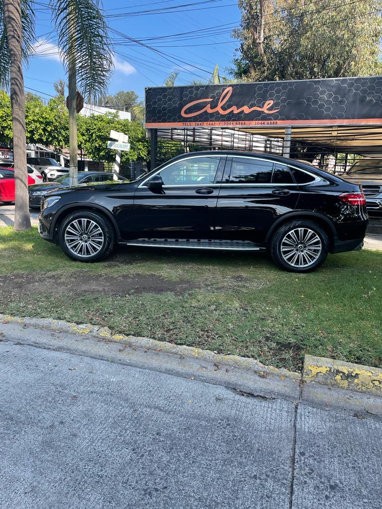 MERCEDES GLC 300 COUPE 2019 NEGRA